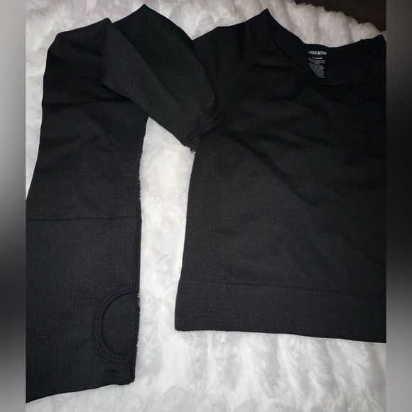 🌟BRAND NEW!!🌟 Pink! Workout athletic top, long sleeve, thumb holes, crop top - Picture 4 of 8